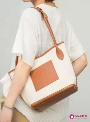 女人味风格的女装图片