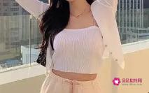 胸大的女孩穿什么上衣显瘦
