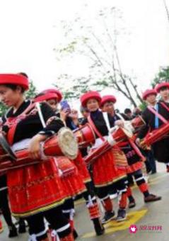 各个民族的传统服装
