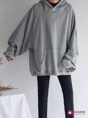 衣服宽松好还是修身好