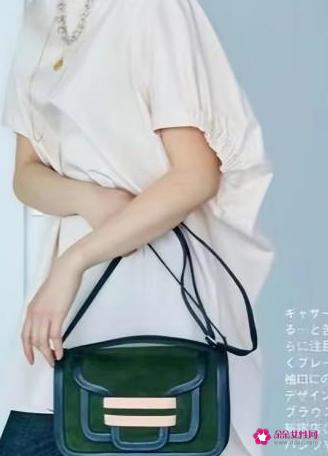 衣服宽松好还是修身好