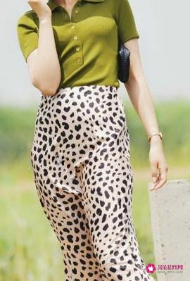 衣服宽松好还是修身好