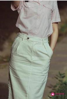 衣服宽松好还是修身好