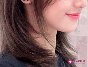 颧骨高的女生留什么发型好看