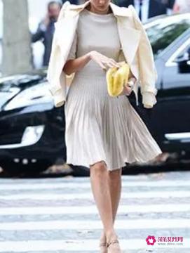 巴黎时装周期间哪些穿搭街拍更引人注目