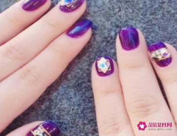 4款显手白的指甲油颜色