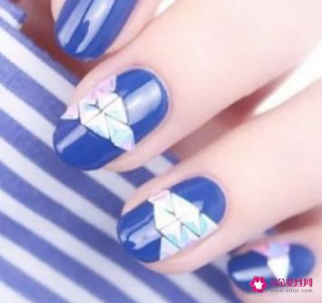 4款显手白的指甲油颜色