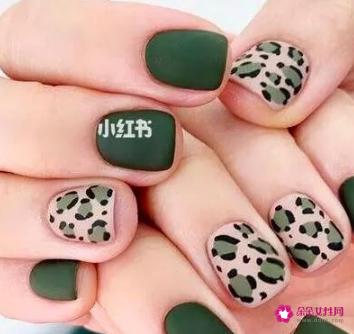 4款显手白的指甲油颜色