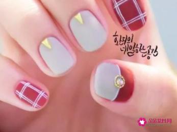 4款显手白的指甲油颜色