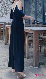 吊带连体裤的搭配