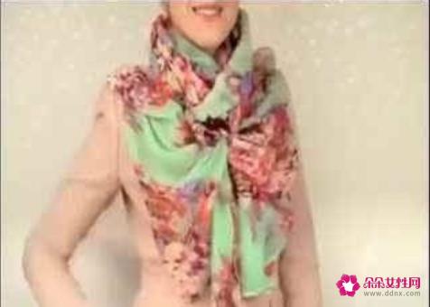 纱巾的花样系法