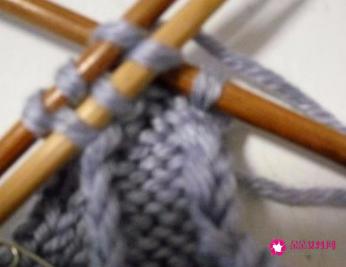 女式休闲毛衣的织法