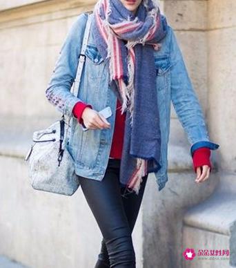牛仔外套怎么搭配比较好看