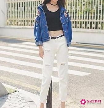 牛仔外套怎么搭配比较好看