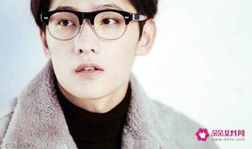 眼镜能提升颜值吗