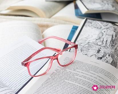 眼镜能提升颜值吗