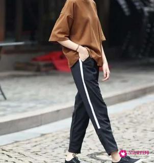 宽松t恤的6种穿法