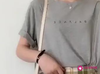 宽松t恤的6种穿法