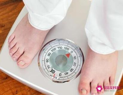 女170身高标准体重多少