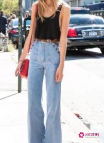 浅色牛仔裤怎么搭配