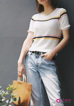 浅色牛仔裤怎么搭配