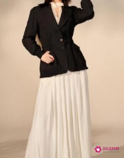 杨紫鲜花草帽造型完美逆袭成颜霸