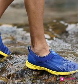 去海边穿哪种沙滩鞋