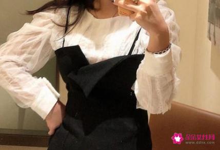 白衬衫黑裙子搭配