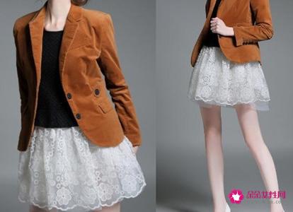 休闲小西装里面配什么