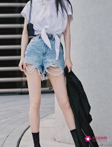 长裙靴子怎么搭配