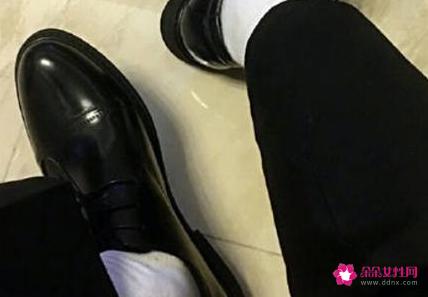 皮鞋穿什么袜子好看男