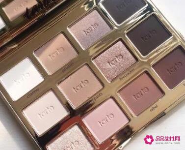 肿眼睛适合什么眼影