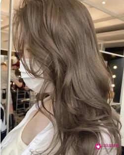 夏天适合的发色显白