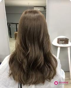 夏天适合的发色显白