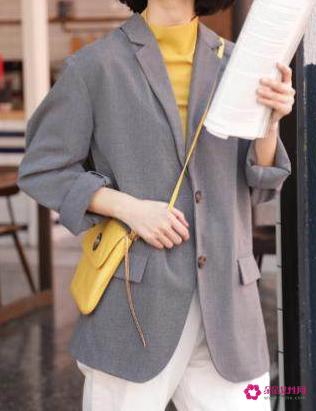 单肩包的各种背法