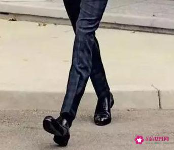 西裤配什么鞋好看