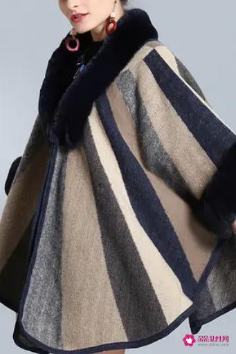 斗篷衣服怎么搭配