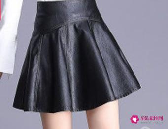 宝蓝色裙子配什么颜色的上衣