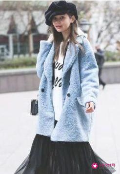 白色卫衣搭配什么好看