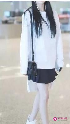 白色卫衣搭配什么好看