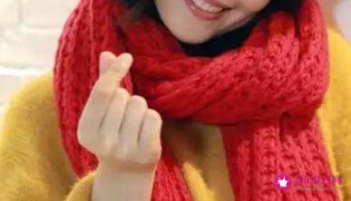 红色围巾穿搭技巧