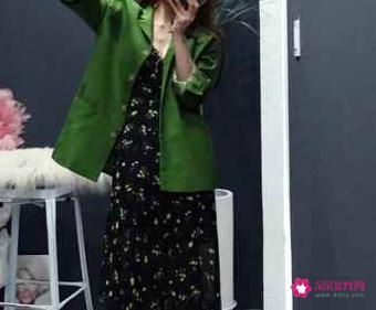 长款雪纺连衣裙怎么搭配