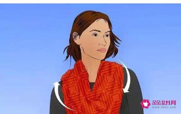 三角丝巾的18种系法视频