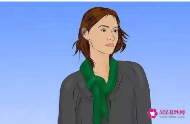 三角丝巾的18种系法视频