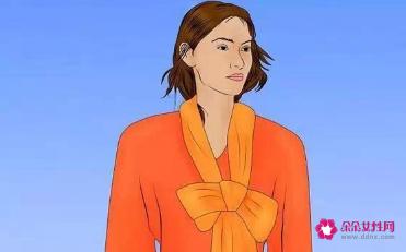 三角丝巾的18种系法视频