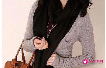 三角丝巾的18种系法视频