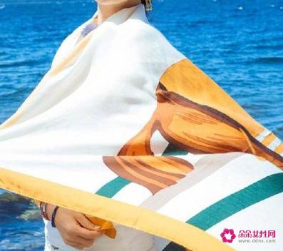 长丝巾的几种系法图解