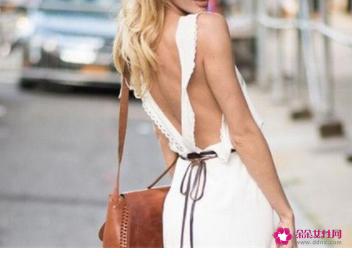 裙子里面应该怎么穿