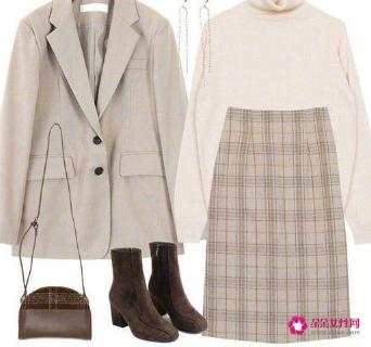 米色外套内搭什么颜色比较好看