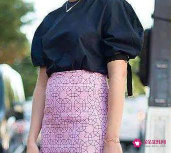 肩宽厚的女生穿衣搭配技巧